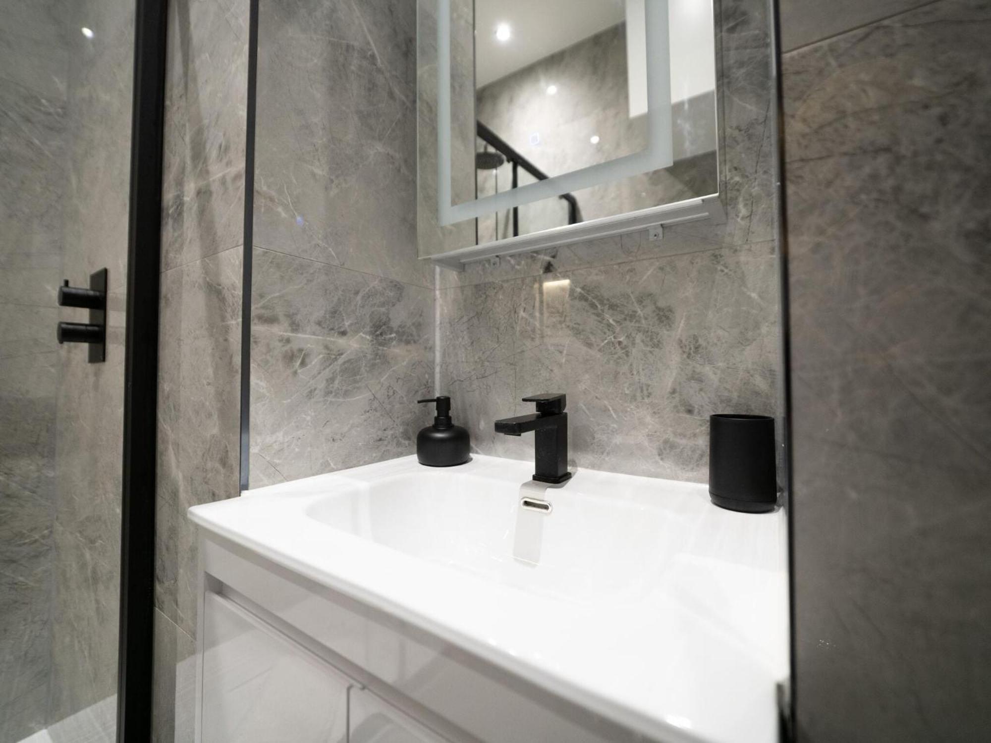 One And Two Bedroom Apartments Near Holloway Train Station By Belvilla Londra Esterno foto